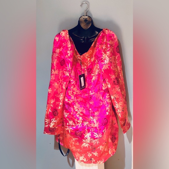 Pretty Little Thing Magenta Jacquard Satin Floral Dress NWT - Picture 5 of 5